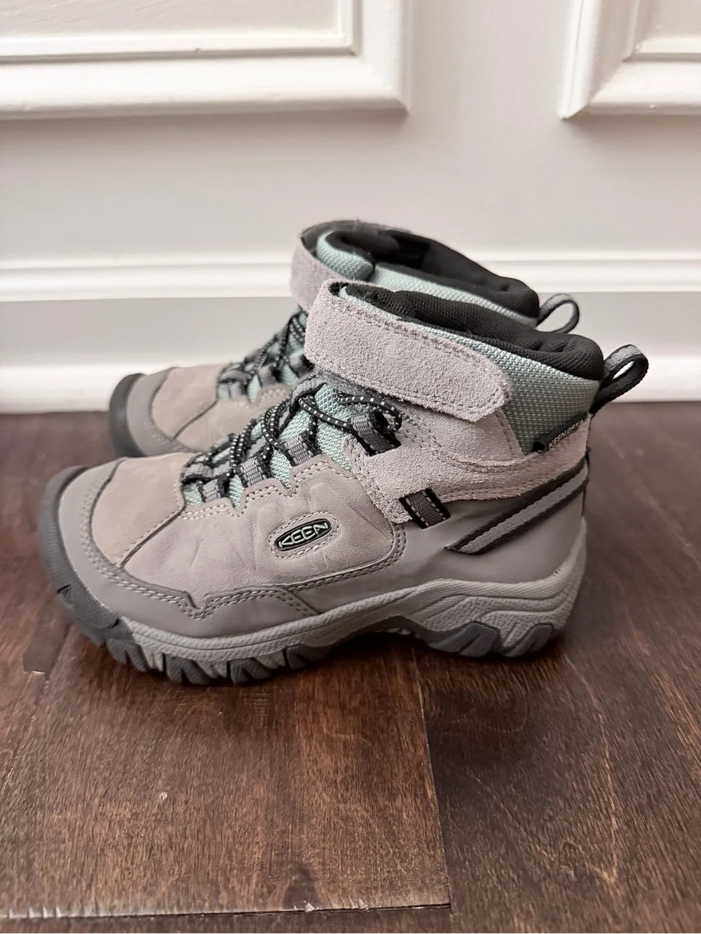 Keen Waterproof Boots Targhee IV Size 11 Little Kids EU 29